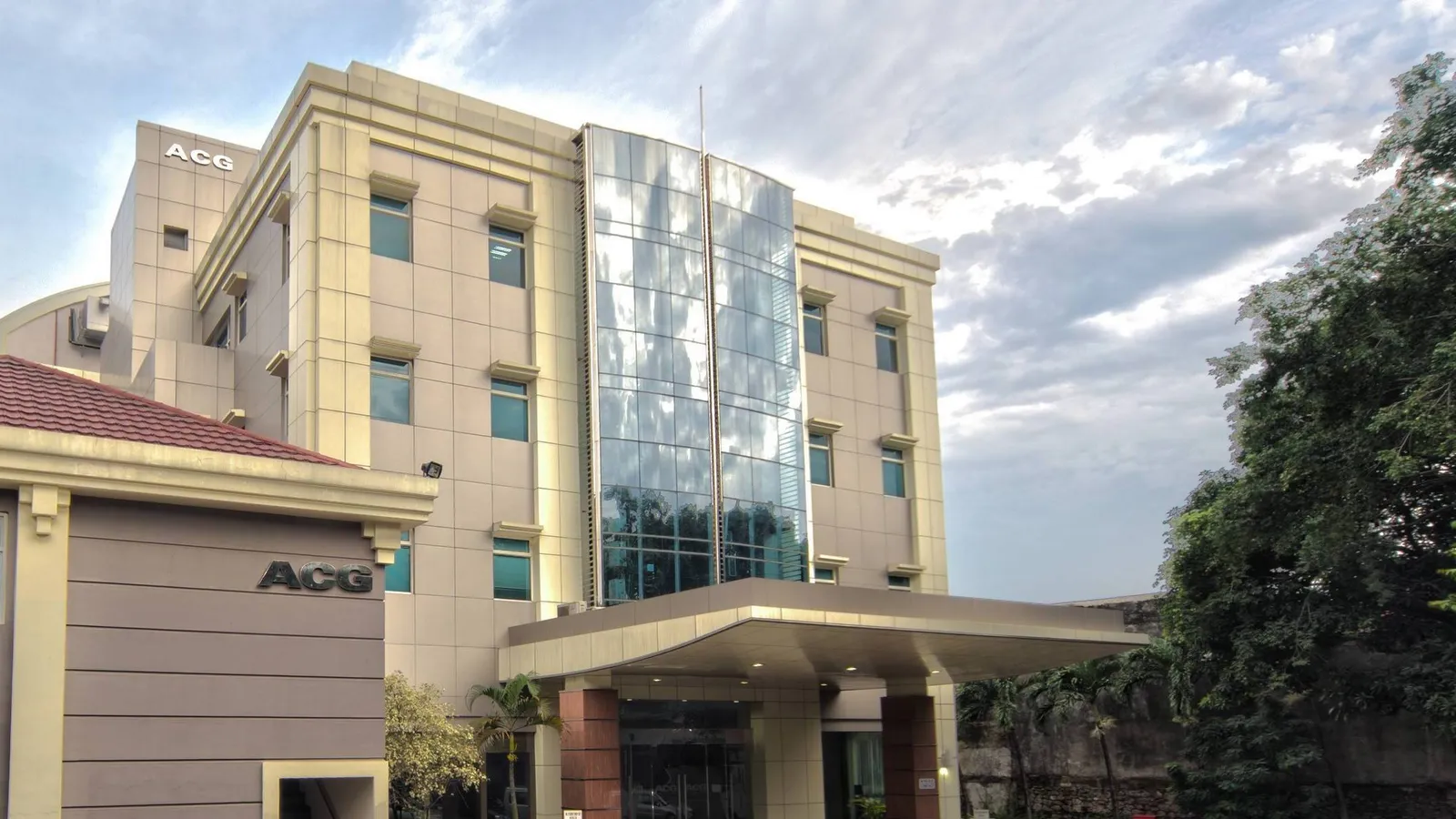 Jakarta Fees (2025-26) campus