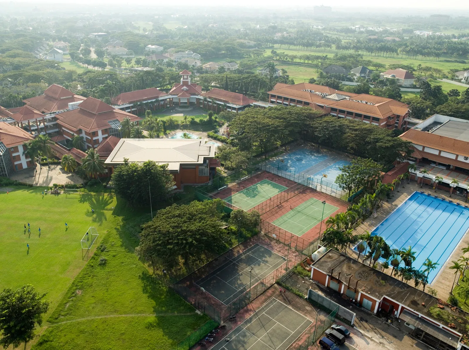 Sekolah Pelita Harapan, Kemang Village campus